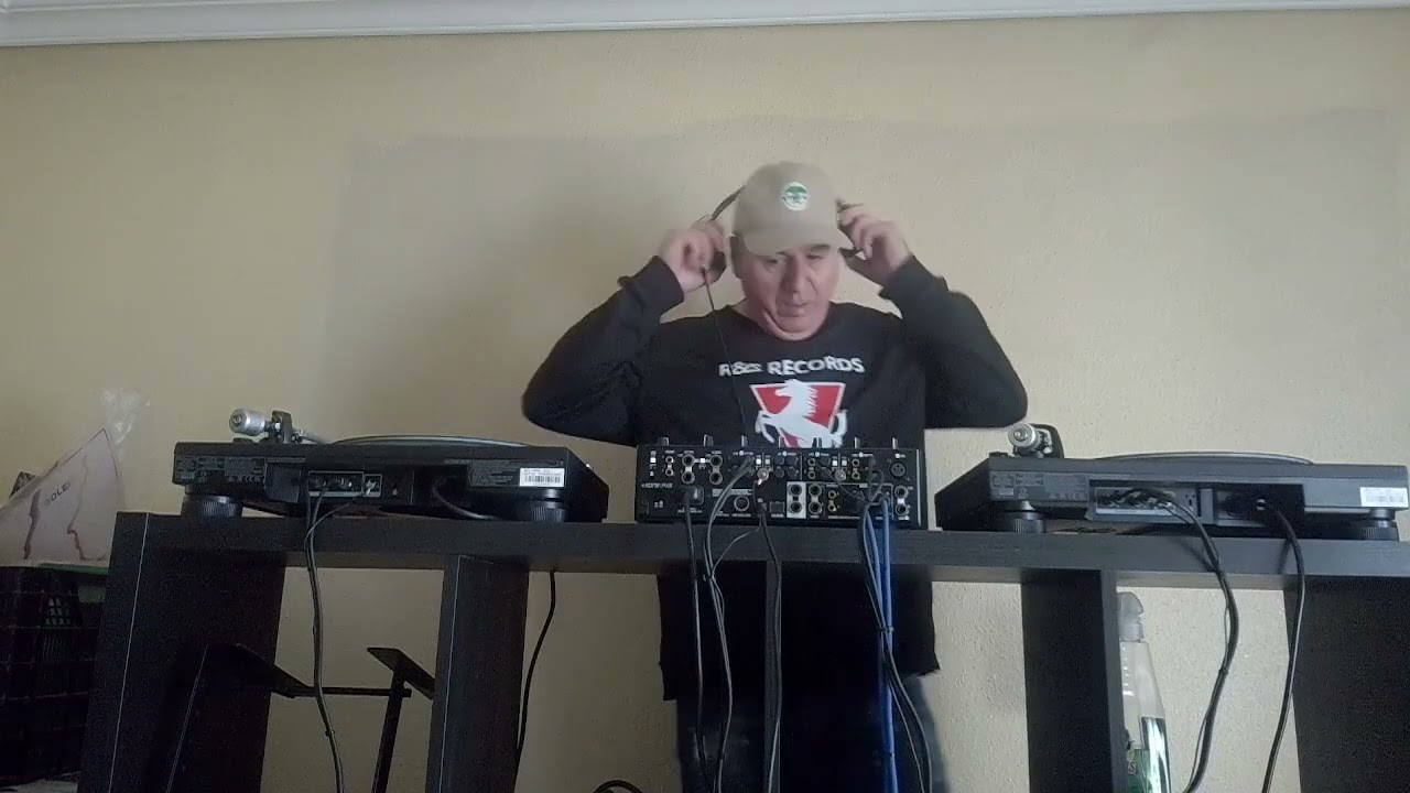 Mezcla Psycho Team - Bolero & Chicco Secci Project Feat. Gary Swing - Music That Makes.. by jaimolin