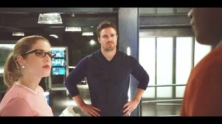 Felicity and Curtis Flashback [5x20] "You know what he can't change? That way he looks at you"