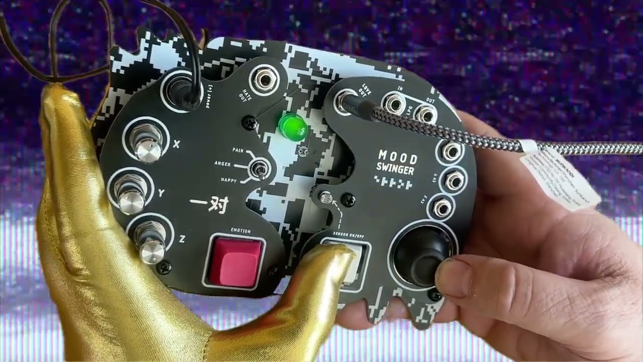 Mood swinger synthesiser - YouTube