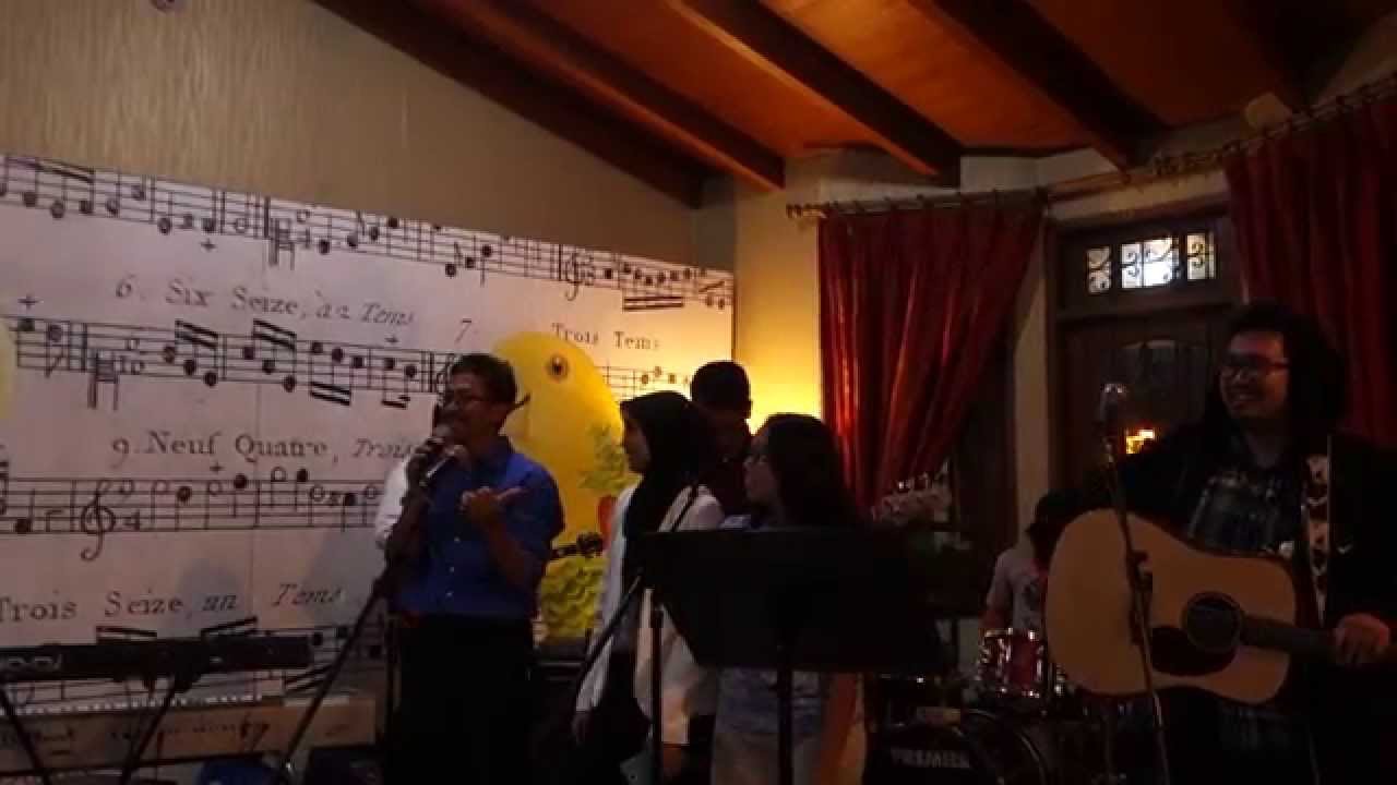 Closer - Travis (Cover) IBM GBS ID Connection Dinner adlı videoyu YouTube'da izle Closer - Travis (Cover) IBM GBS ID Connection Dinner adlı videoyu YouTube'da izle