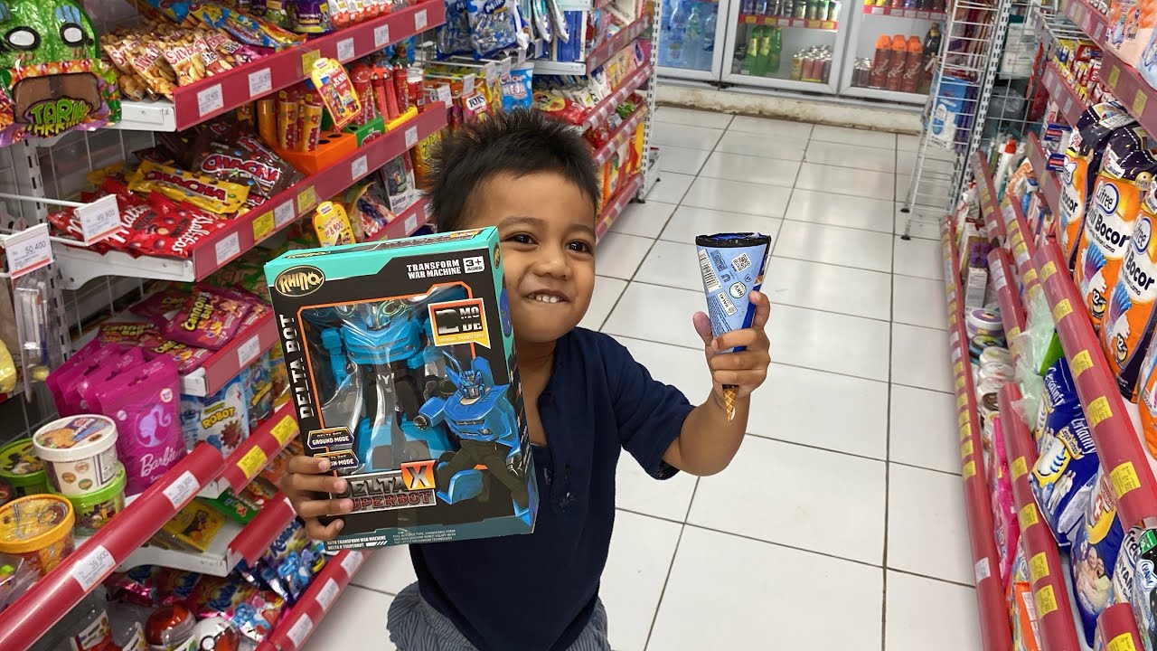 Borong Es Cream dan Mainan Mobil Robot di Alfamart😱