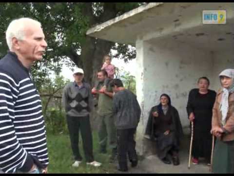 „ხალხს ფულს ურიგებენ\"