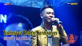 TERHANYUT DALAM KEMESRAAN GERRY MAHESA NEW MY BEEF KHITANAN 'FATKHUL' PUTRA BPK  RONNY & IBU RINA chords