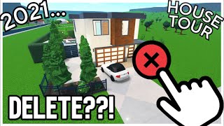 TOURING MY OLD HOUSE BEFORE DELETING IT!! | Bloxburg: House Tour