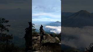 berburu spot foto di sumbing #storywa #mountains #sumbingviagarung