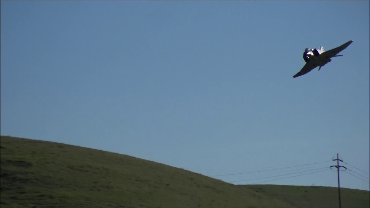 Guarda Freewing F-4D Phantom II Flight su YouTube Guarda Freewing F-4D Phantom II Flight su YouTube