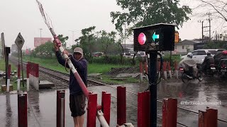 SIRINE UNIK - LANGKA‼️Palang Pintu Manual Perlintasan Kereta Api Sawotratap