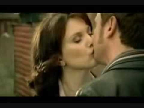 canciones-de-amor-para-dedicar-"cuando-tocas-mi-cuerpo"-musica-romantica