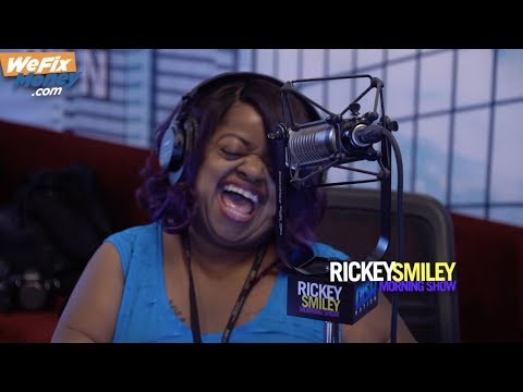 Juicy Sings "Sativa" By Jhene Aiko & Grinds In Her Chair