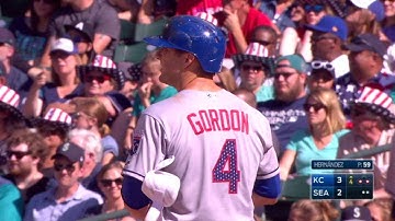 KC@SEA: Moss scores on an error at second base