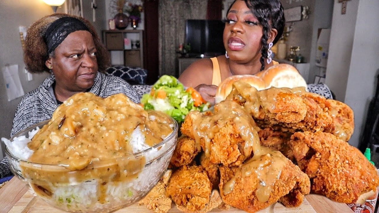 SOUL FOOD| SMOTHERED CHICKEN|GRAVY| THE BLACK WOMAN  @ZillionaireEntertainmenttv