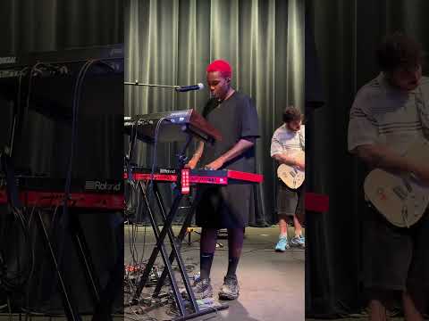 getting raw with Black dog - on the sustain pedal w the balenciagas…let’s do this 🩷🩷
