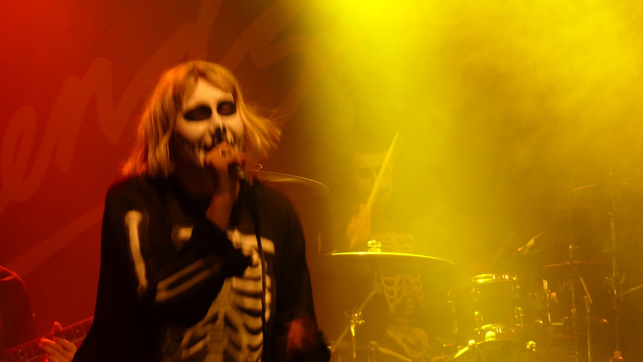 Fickle Friends - The Moment live Manchester Academy 2 27-10-18