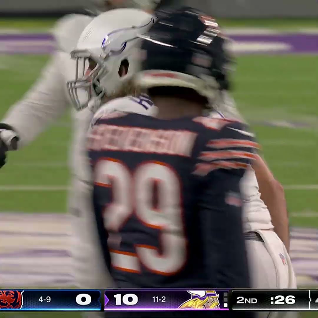 T.J. Hockenson catches for a 16-yard Gain vs. Chicago Bears