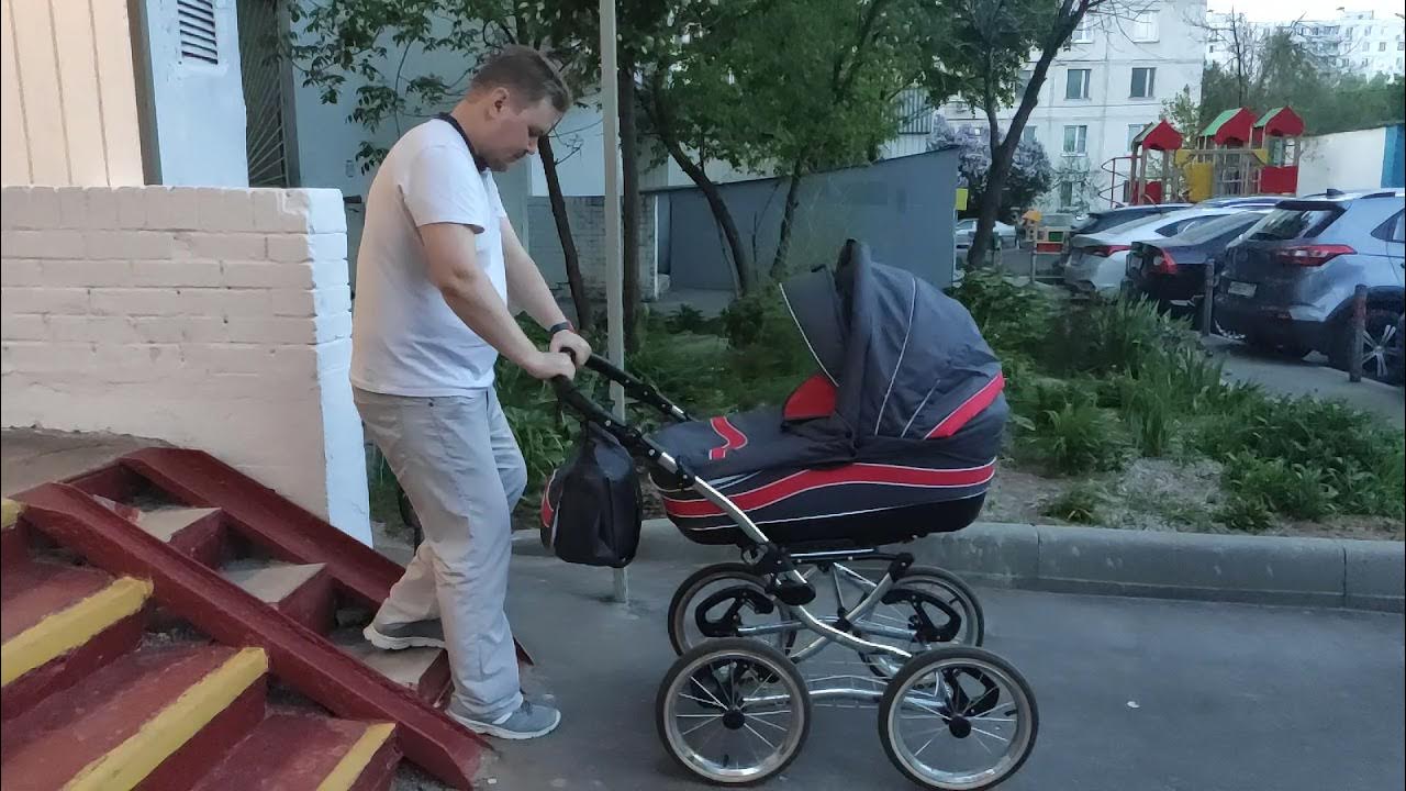 Как спустить коляску по лестнице с ребенком. Как спускать коляску по пандусу. как правильно спускать и поднимать коляску по пандусу. как спускать коляску по пандусу с ребенком.