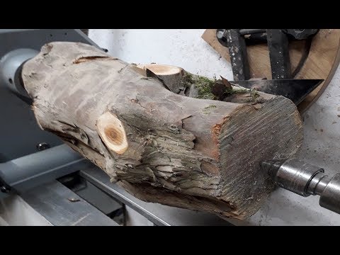 Woodturning - Yew Log to Vase