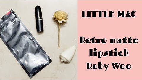 Little M.A.C. | Mini MAC lipstick in the shade Ruby Woo | Try on and review
