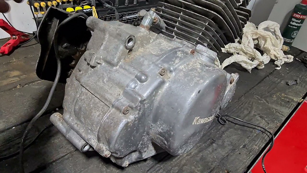 カワサキ　Z200 エンジン 1980 KAWASAKI Z200 ENGINE SPINNING OVER ON STARTER MOTOR. - YouTube