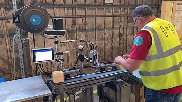 Printing IPPC/Heat Treatment stamps onto pallet blocks using Yeacode piezo printers