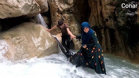 The continuation of the journey of the nomads to home from the difficult path