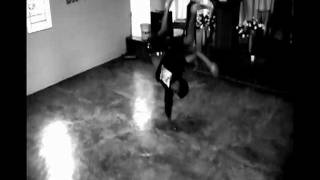 Small Trailer Practicing - B.boy Marcinho and B.boy Junior Preview 2011 !
