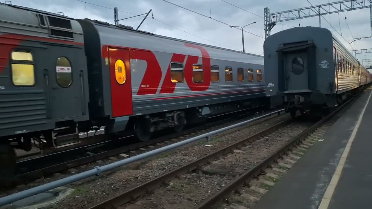 Электровоз ЭП2К-402 (ТЧ-6) со скорыми поездом 082В Белгород-Санкт-Петербург 