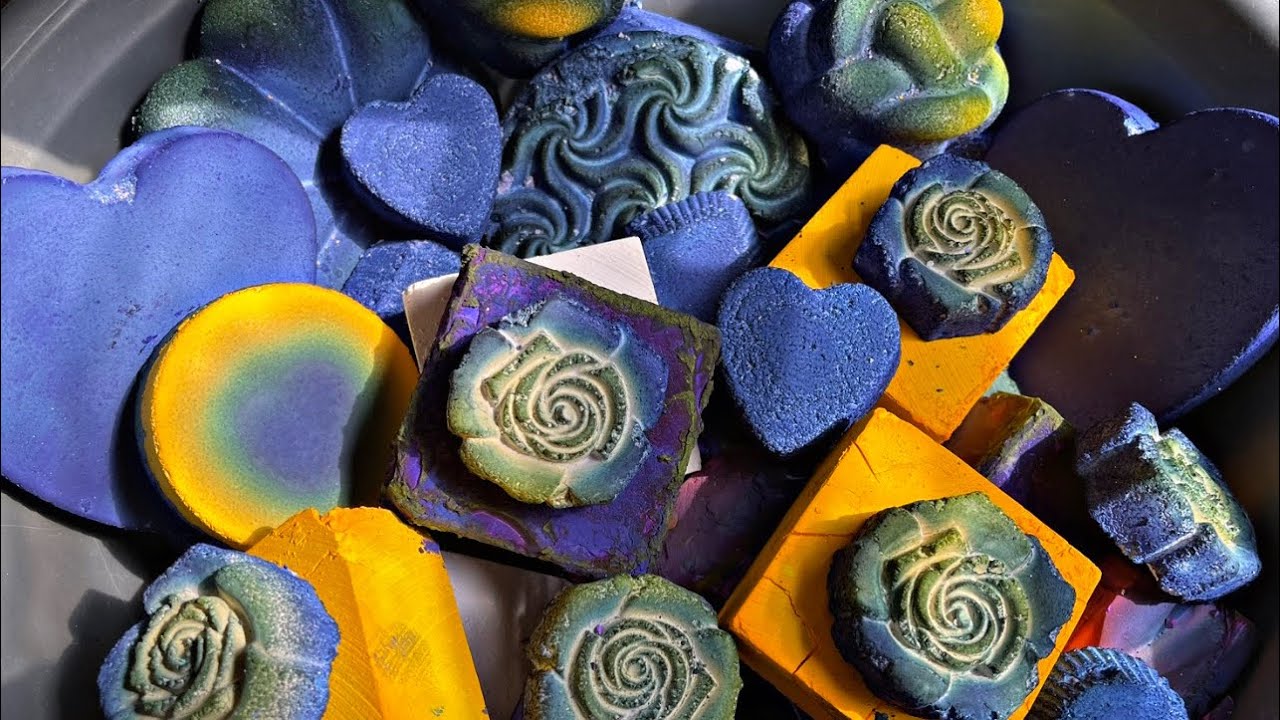 Crunchy dyed gym chalk crush | ASMR - YouTube