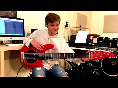 Bass loop with rhythmic patterns