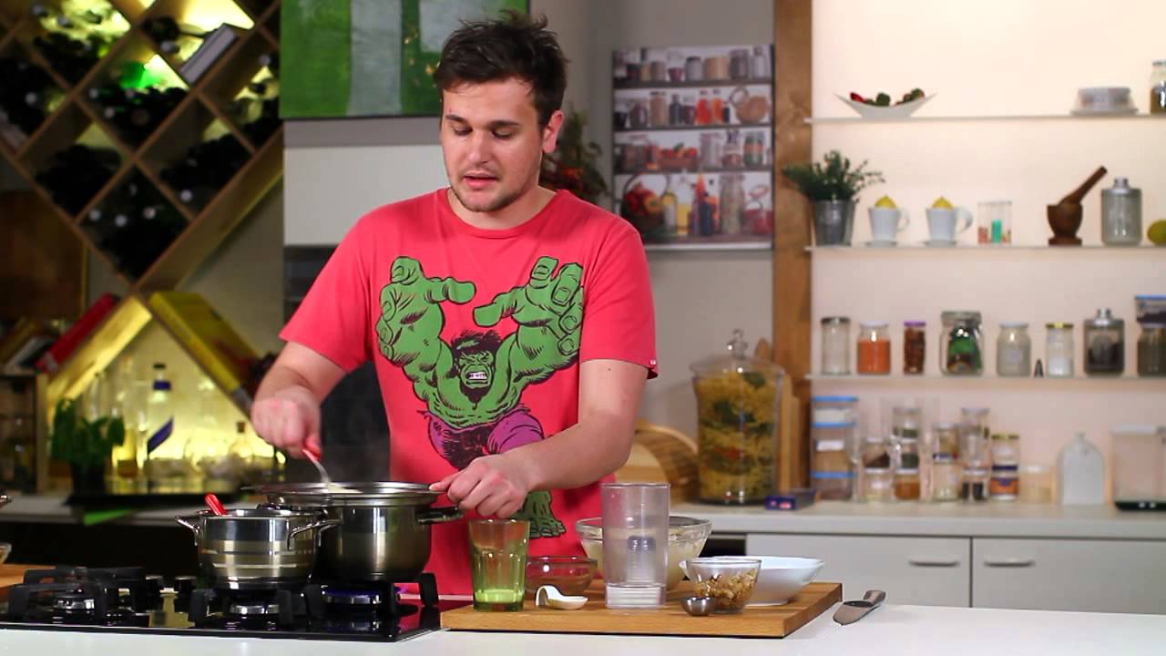 Kuhari : Dino Bošnjaković - Špecle sa sirom, lukom i špekom