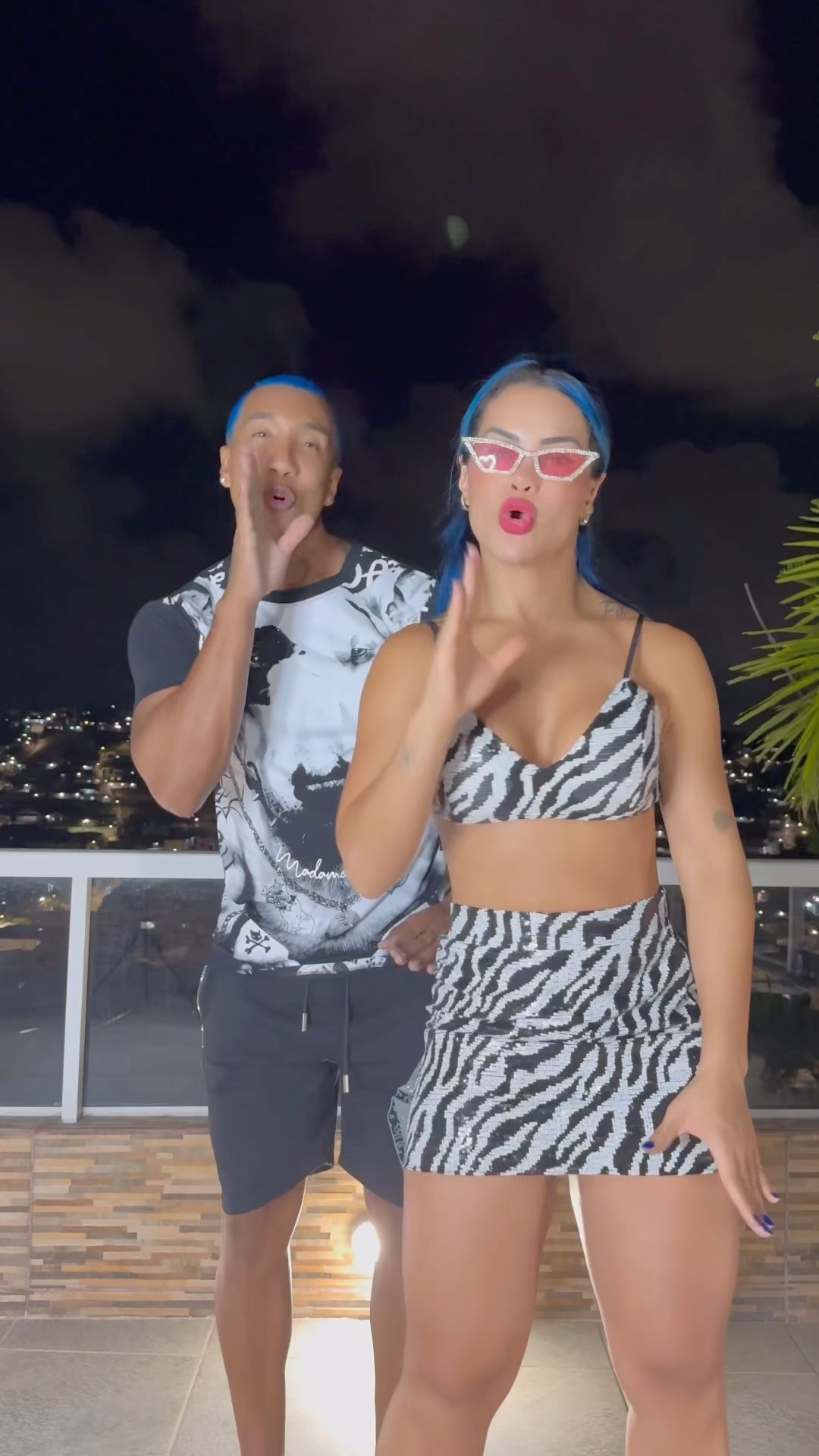 Uh, vem, vem, vem! ?? @ApolloSant #dancers