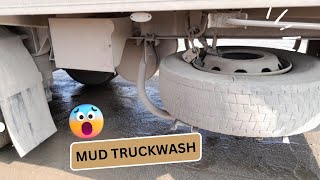 Washing the muddiest DAF truck in 15 minutes
