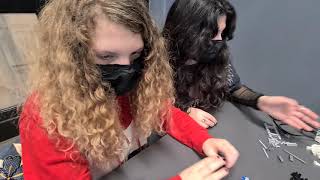 De schooldag van Enki en Elena van 1A STEM technieken