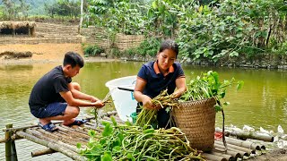 Family Life - Wife Buys Potato Branches at Market, Husband Helps Wife Take Care of Small Children