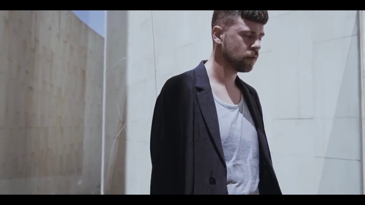 Samuel Hošek - Black Eyes (OFFICIAL MUSIC VIDEO)