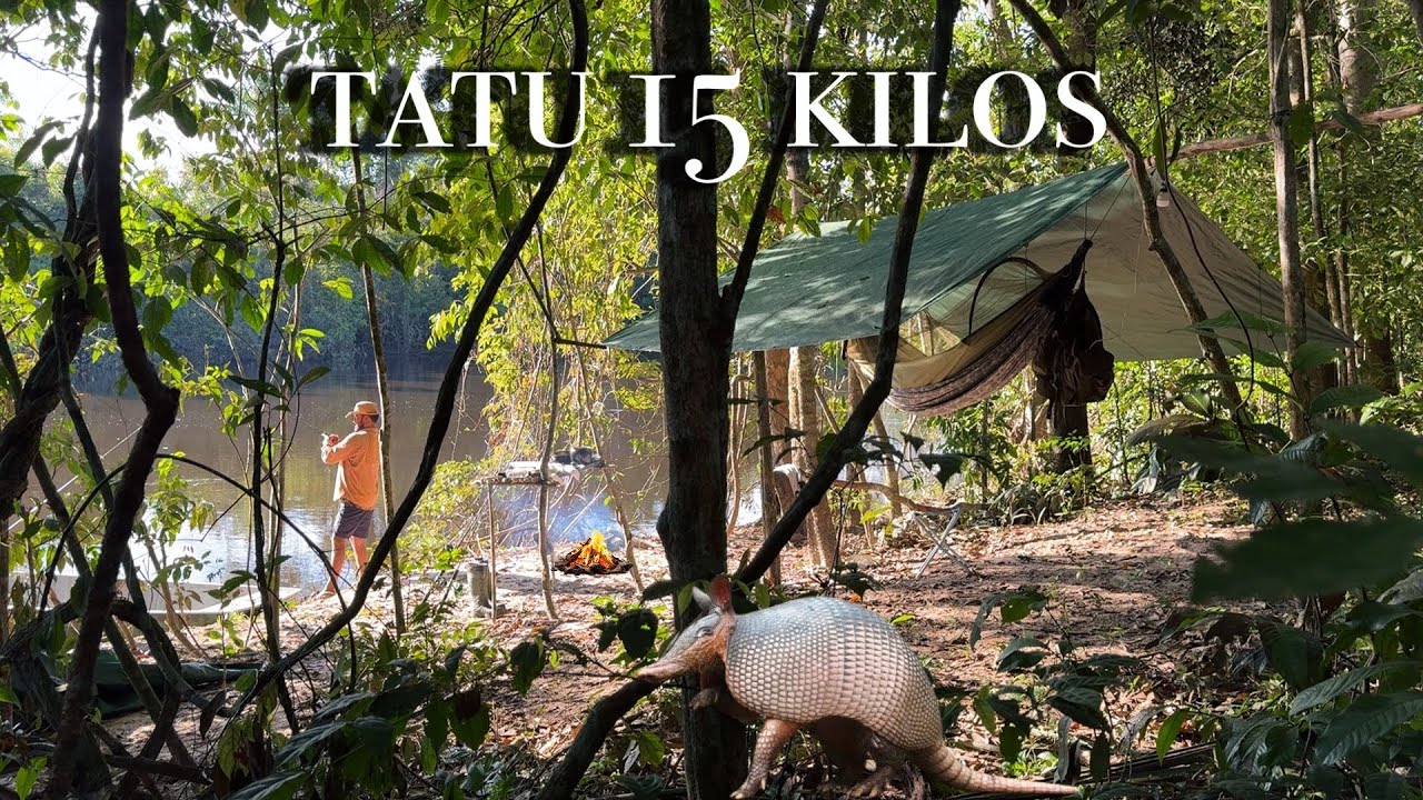 PESCANDO e ACAMPANDO em uma MATA BRUTA Muito PEIXE e Muito BICHO! Local com Natureza SELVAGEM