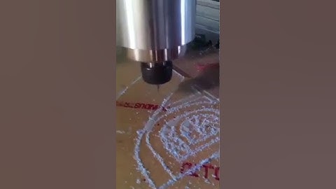 Máy cnc quảng cáo cắt mica liên hệ 0982696600