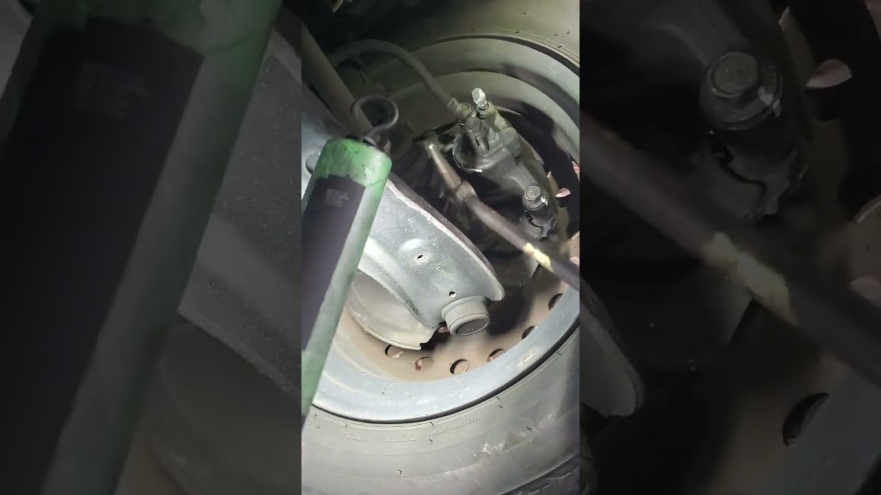 An Old Guy's Muttering Under-Car Inspection: Daihatsu Mira Cocoa