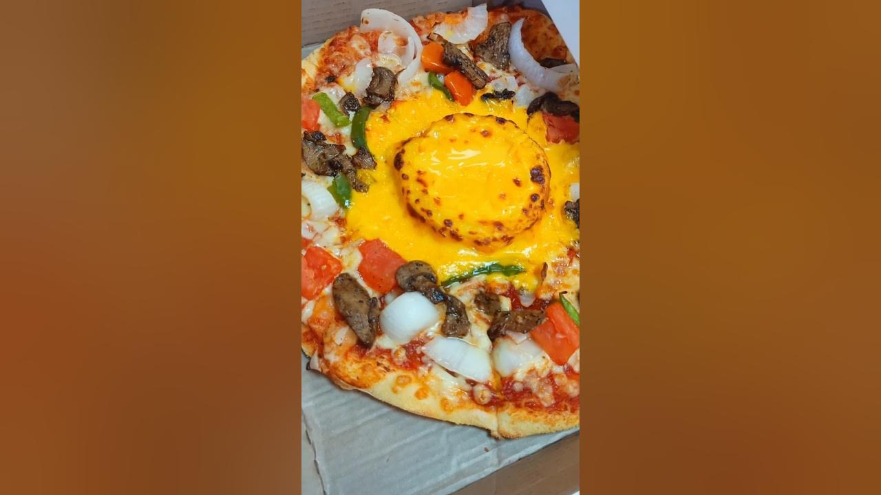 Domino's Cheese Volcano Farmhouse Pizza 🍕 #wgitachi Domino's Cheese Volcano Farmhouse Pizza 🍕 #wgitachi