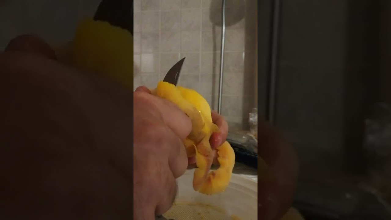 Come sbucciare una pesca in modo semplice ed efficace