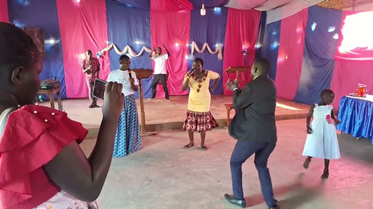 What a praise-Breaking the walls of Jerico