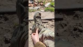 Не шнуруй так взуття, щоб не було травм! #армія #травма #берці