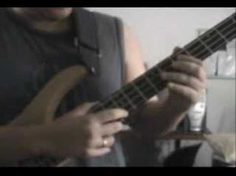 Diego Maderal - Two Hands Tapping on Bass (Contra-Baixo) - YouTube