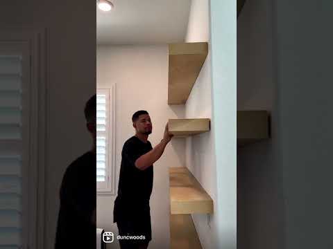 Video: Wandplank in het interieur van het appartement