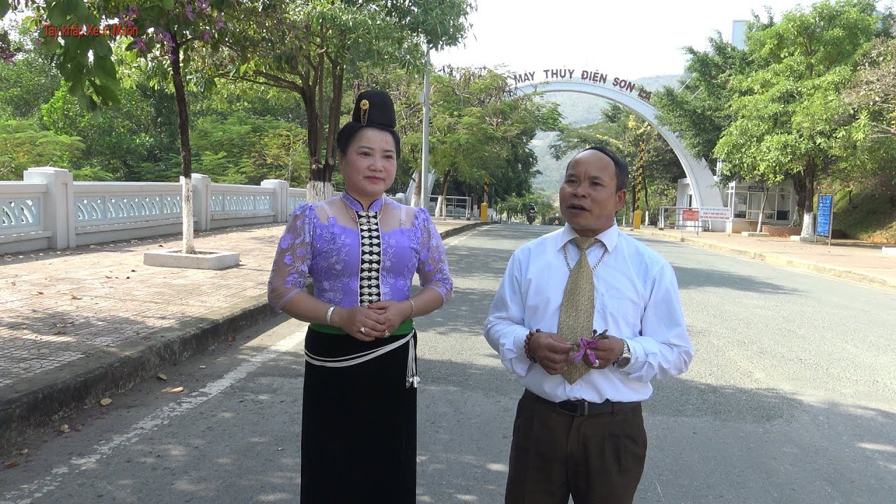 Phó Hền Tổn Bók Sọn Táy Nga Chaư Éng. Hát Thái Quàng Văn Tiến, Lò Thị Liên