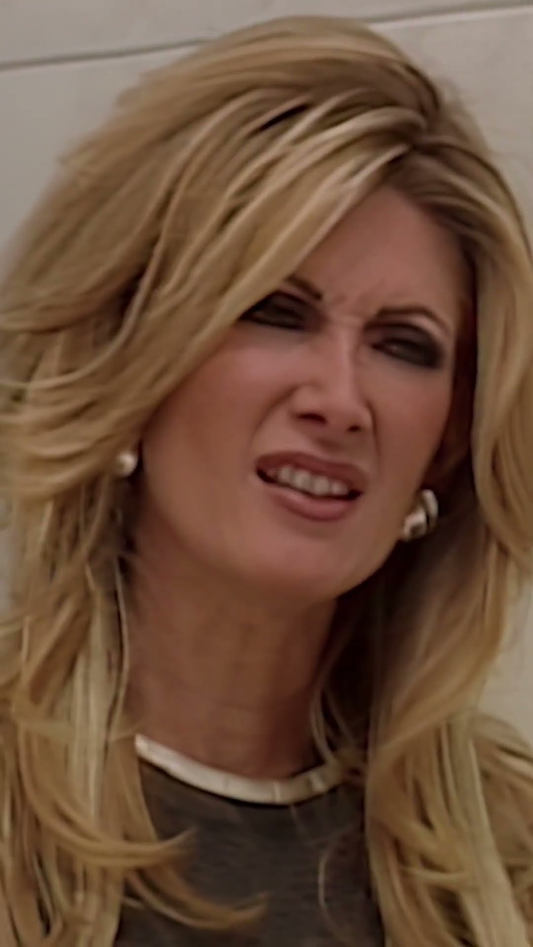 ¡Yo soy la hija de Leonela! ????​  #tlnovelas  #EntreelAmoryelOdio