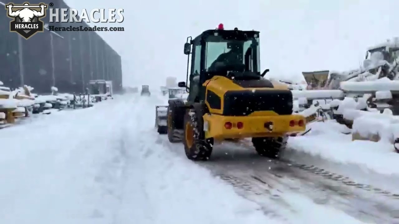 Heracles H580T Telescopic Wheel Loaders in the Snow - Low Cost Chinese Loader