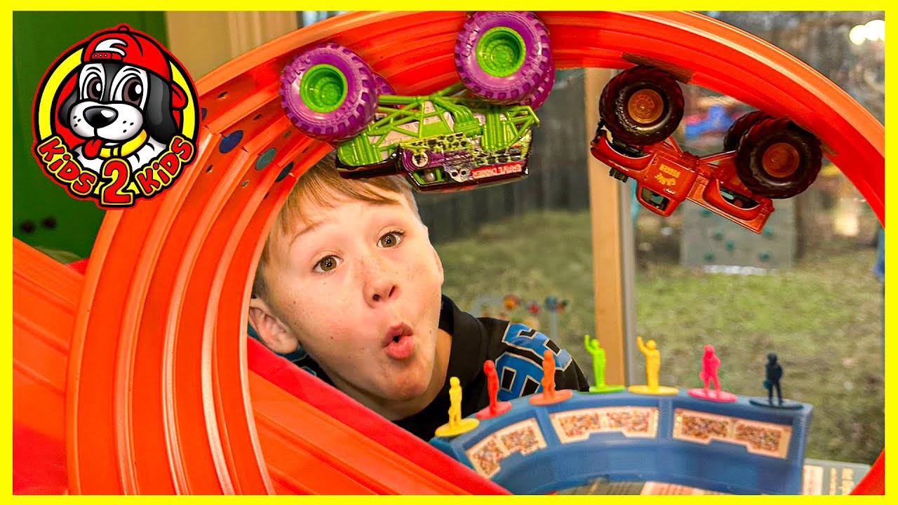 Monster Jam & Hot Wheels Monster Trucks - SUPER LOOPTY LOOP RACE COMPILATION