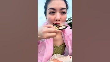 Ra bãi biển Vũng Tàu ăn hải sản quá là tuyệt vời luôn 😜 | #shorts KIM KHÁNH NÈ Vitaminkk