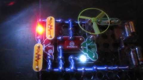 Snap Circuits Light | Project 110: Blinking Step Motor (SEIZURE WARNING)