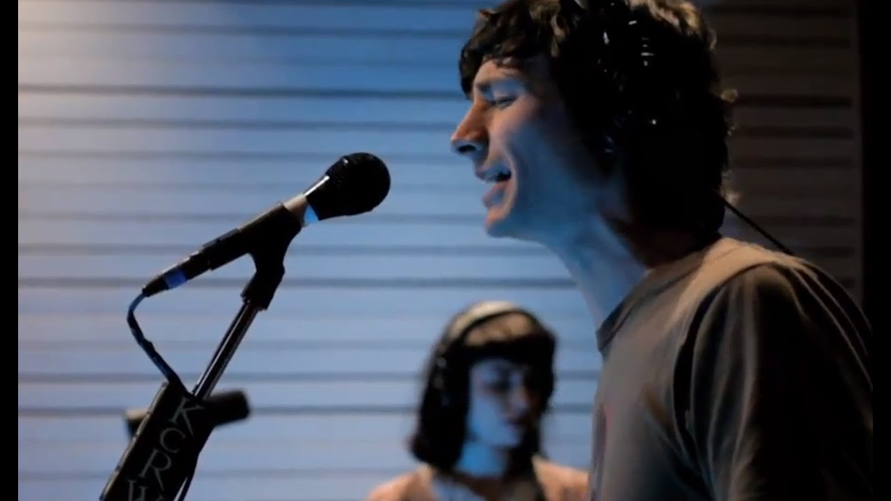 Gotye performing Somebody That I Used To Know Live on KCRW